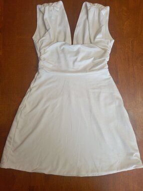 Oh Polly ~ Sz Sm ~ Large V-Neck Mini Dress ~ Excellent Condition